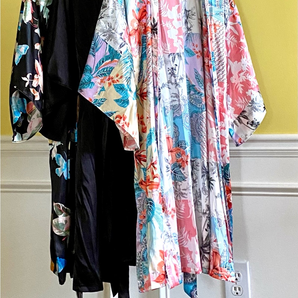 Satin Robe/Kimono - Picture 2 of 2